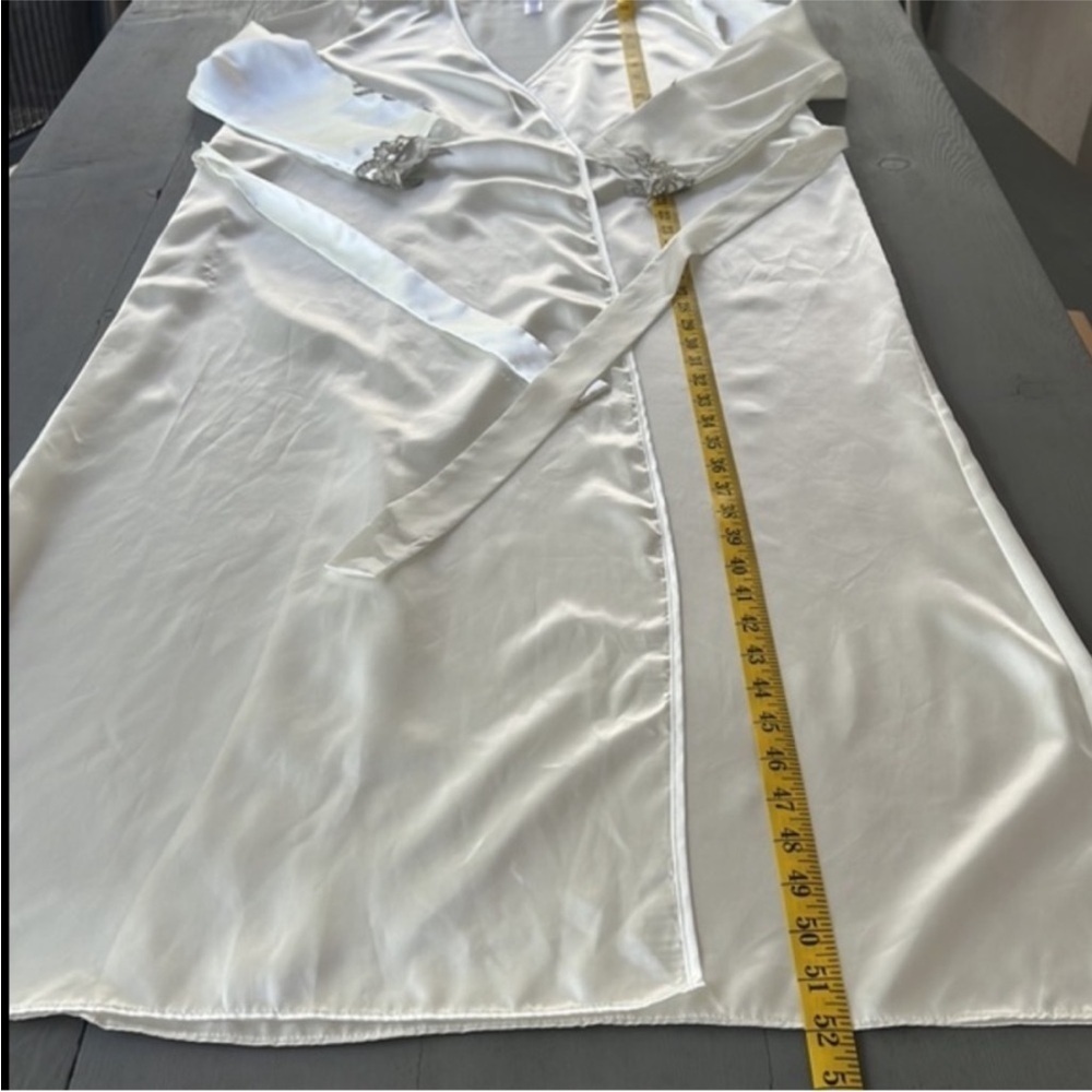 Flora by‎ Flora Nikrooz Sleeve Appliqué Detail Long Robe - Picture 8 of 10